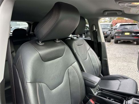 Certified 2022 Jeep Compass Limited image 22