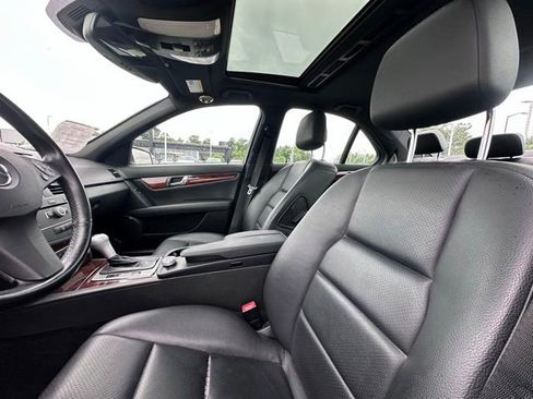 Used 2011 Mercedes-Benz C 300 4MATIC Sedan image 24