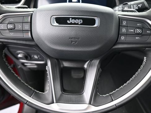 New 2025 Jeep Grand Cherokee Altitude RWD image 25