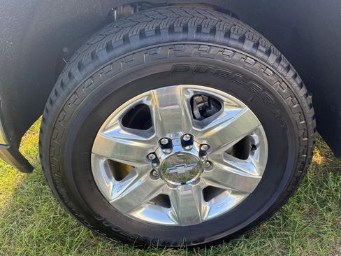 Used 2020 Chevrolet Silverado 2500 LTZ w/ LTZ Premium Package image 19