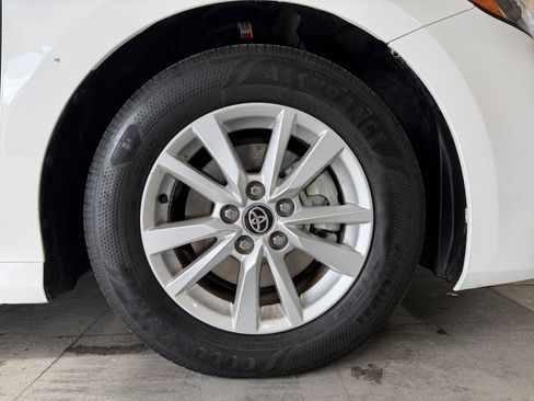 Used 2025 Toyota Camry LE image 29