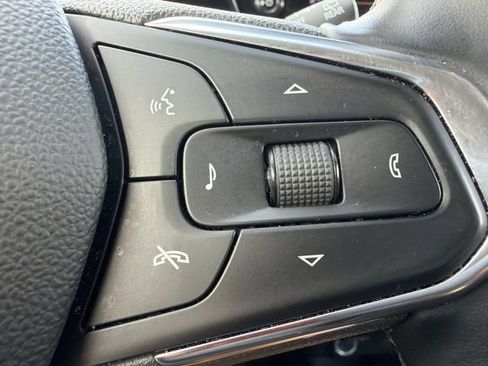 Used 2025 Chevrolet Trax LT w/ LT Convenience Package FWD image 20