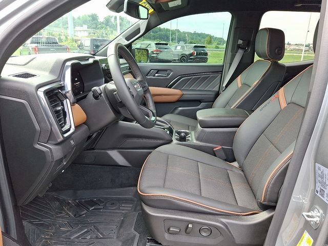 Used 2025 GMC Canyon AT4 w/ Nightfall Edition AWD/4WD image 13