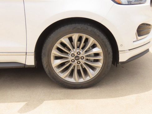 Used 2020 Ford Edge Titanium w/ Equipment Group 301A FWD image 7