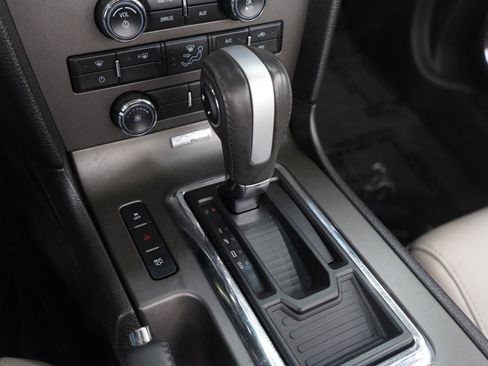 Used 2013 Ford Mustang Premium image 18