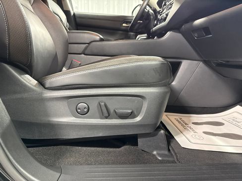 Used 2025 Nissan Pathfinder SL AWD/4WD image 11