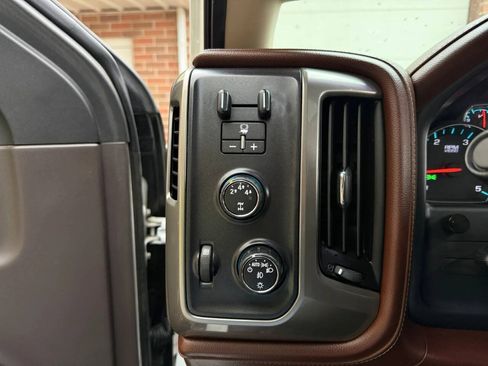 Used 2016 Chevrolet Silverado 2500 High Country w/ Duramax Plus Package AWD/4WD image 27