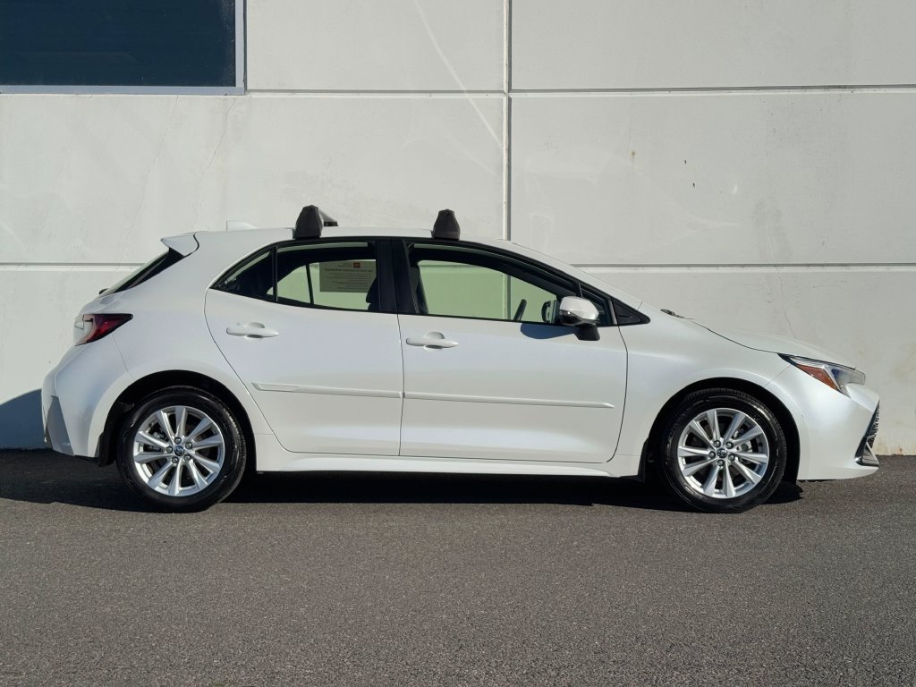 Certified 2025 Toyota Corolla SE w/ SE Package FWD image 8