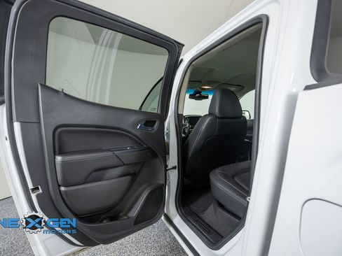 Used 2022 GMC Canyon Elevation w/ Elevation Premium Package AWD/4WD image 25