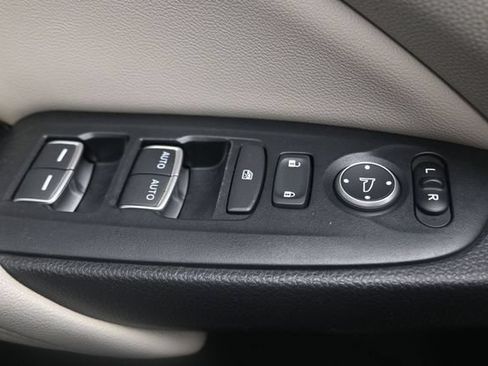 Used 2019 Honda Accord EX image 16