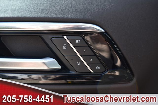 Used 2025 Chevrolet Suburban Z71 w/ Comfort Package AWD/4WD image 23