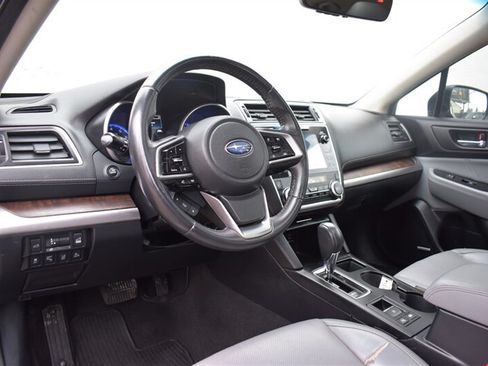 Used 2019 Subaru Outback 3.6R Limited AWD/4WD image 3