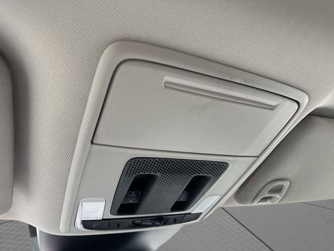 Certified 2025 Honda Pilot Touring image 30