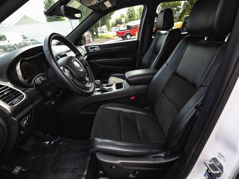 Used 2022 Jeep Grand Cherokee Laredo X image 20