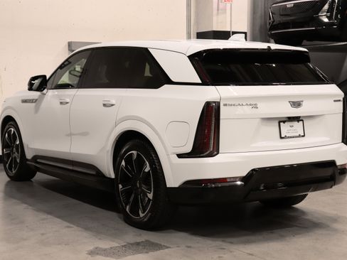 Used 2025 Cadillac Escalade IQ Sport 2 AWD/4WD image 3
