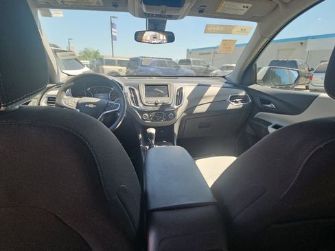 Used 2022 Chevrolet Equinox LT FWD image 10