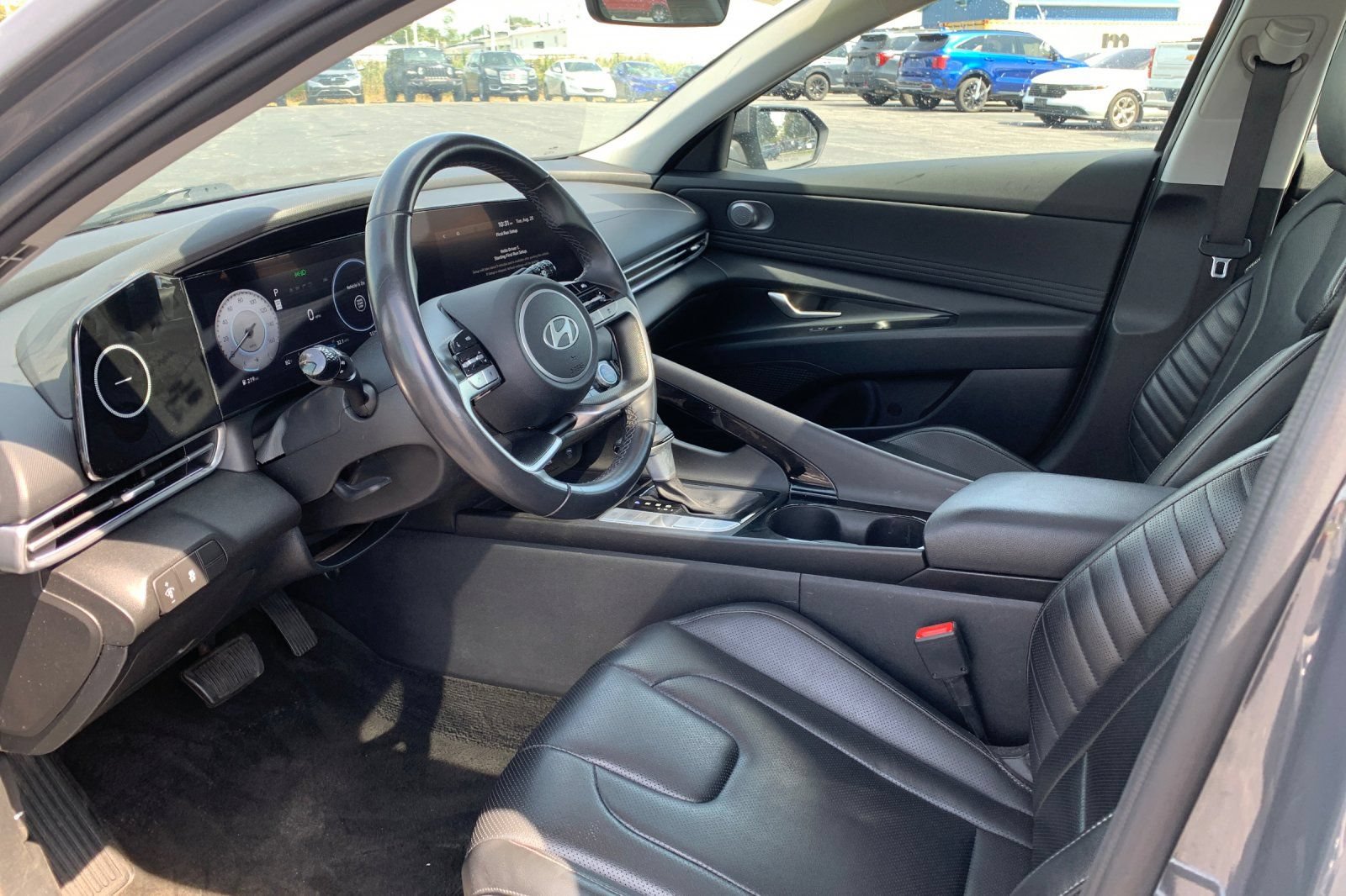 Used 2024 Hyundai Elantra Limited FWD image 11