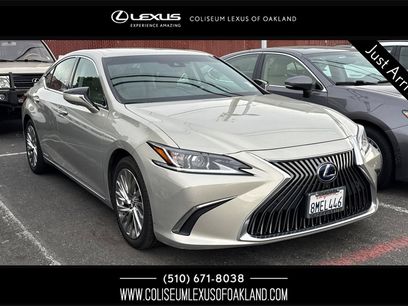Used 2019 Lexus ES 300h w/ Luxury Package