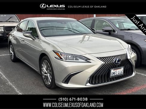 Used 2019 Lexus ES 300h w/ Luxury Package image 1
