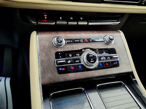 Used 2022 Lincoln Aviator Reserve w/ Equipment Group 201A RWD image 17