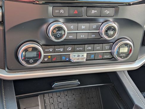 Certified 2024 Ford Expedition XLT AWD/4WD image 29
