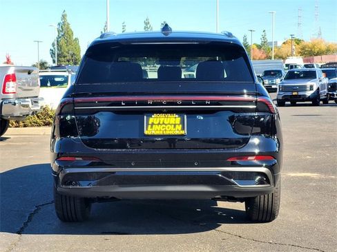 New 2026 Lincoln Nautilus Reserve image 5