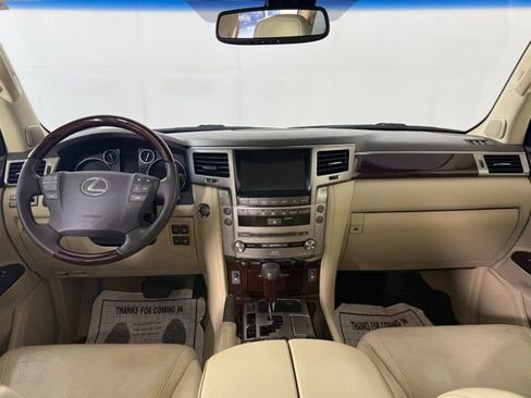 Used 2014 Lexus LX 570 4WD image 23