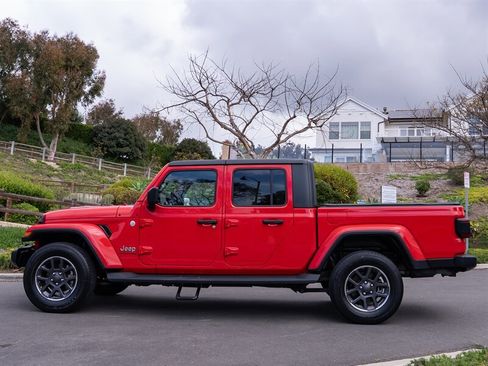 Used 2020 Jeep Gladiator Overland image 10