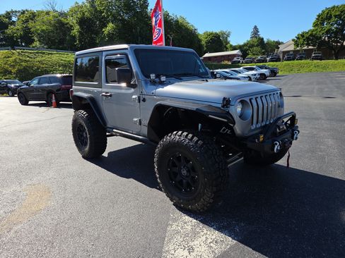 Used 2019 Jeep Wrangler Sport AWD/4WD image 1