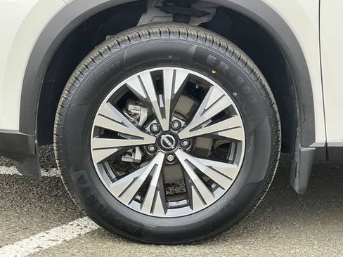 Used 2023 Nissan Rogue SV w/ SV Premium B Package FWD image 33