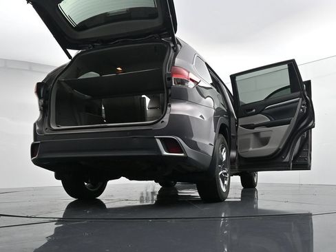 Used 2019 Toyota Highlander Limited Platinum AWD/4WD image 41