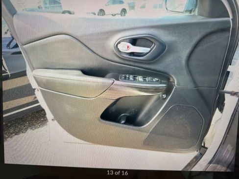 Used 2014 Jeep Cherokee Trailhawk w/ Technology Group image 12