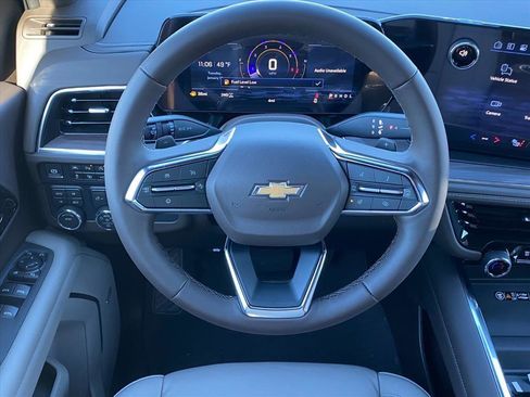 New 2026 Chevrolet Suburban LT image 6