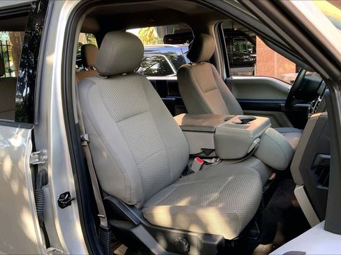 Used 2017 Ford F150 XLT image 8