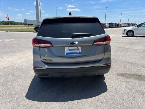 Used 2023 Chevrolet Equinox LS w/ LS Convenience Package FWD image 5