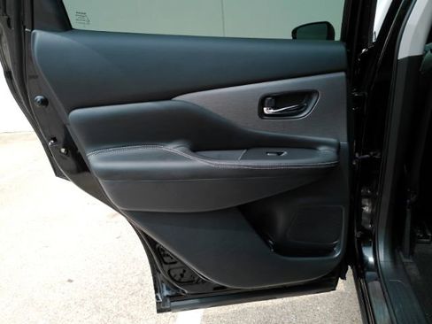 Used 2024 Nissan Murano SV w/ SV Midnight Edition Package FWD image 16
