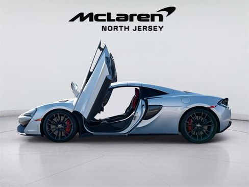 Used 2018 McLaren 570S Spider image 6
