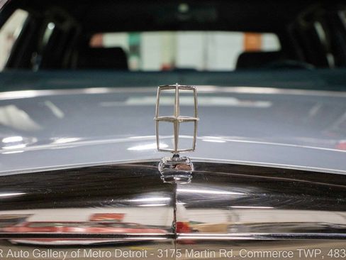 Used 1986 Lincoln Town Car image 34