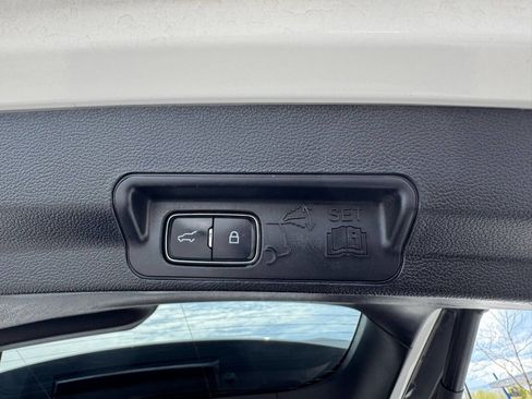 Used 2020 Ford Explorer ST w/ Premium Technology Package AWD/4WD image 9