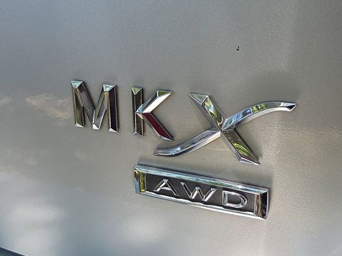 Used 2015 Lincoln MKX AWD w/ Equipment Group 102A image 4