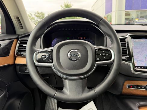 Certified 2023 Volvo XC90 B6 Plus AWD/4WD image 18