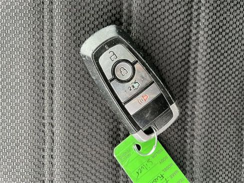 Used 2019 Ford Fusion SE image 25