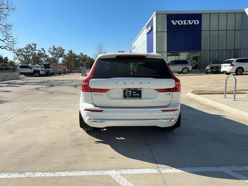 Certified 2023 Volvo XC60 B5 Plus image 5