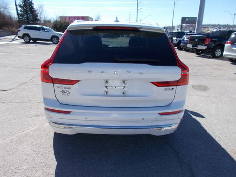 Used 2023 Volvo XC60 B5 Plus image 6
