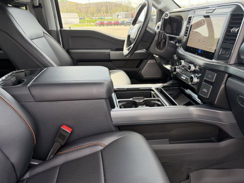 New 2025 Ford F350 Lariat w/ Chrome Package AWD/4WD image 13