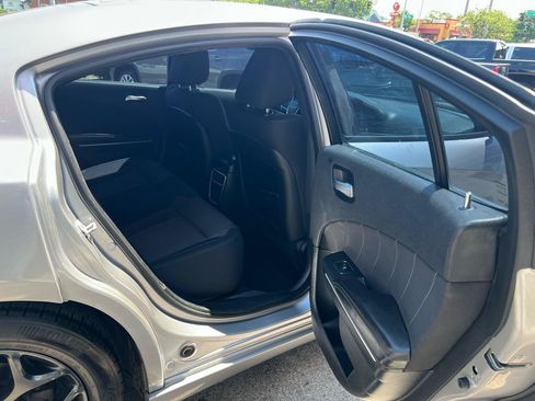 Used 2018 Dodge Charger R/T RWD image 16