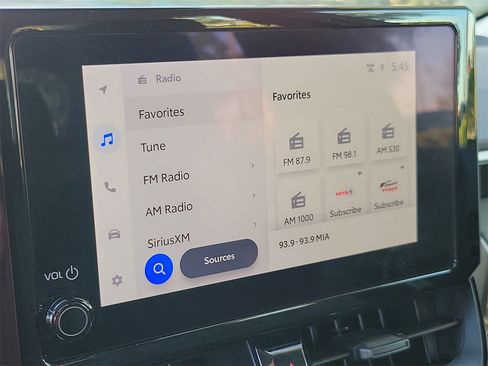 Used 2025 Toyota Corolla LE image 24