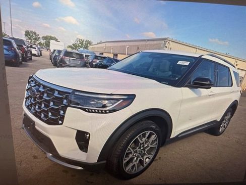 Used 2025 Ford Explorer Platinum w/ Ultimate Package AWD/4WD image 1