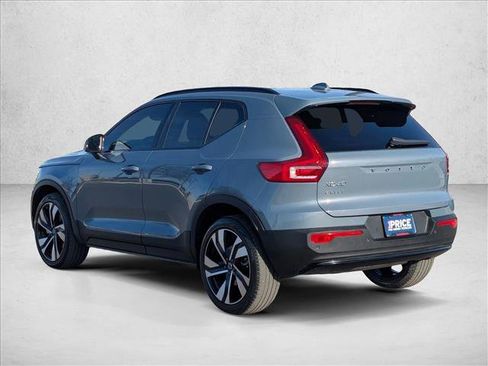 Used 2023 Volvo XC40 B5 Plus w/ Protection Package Premier image 8