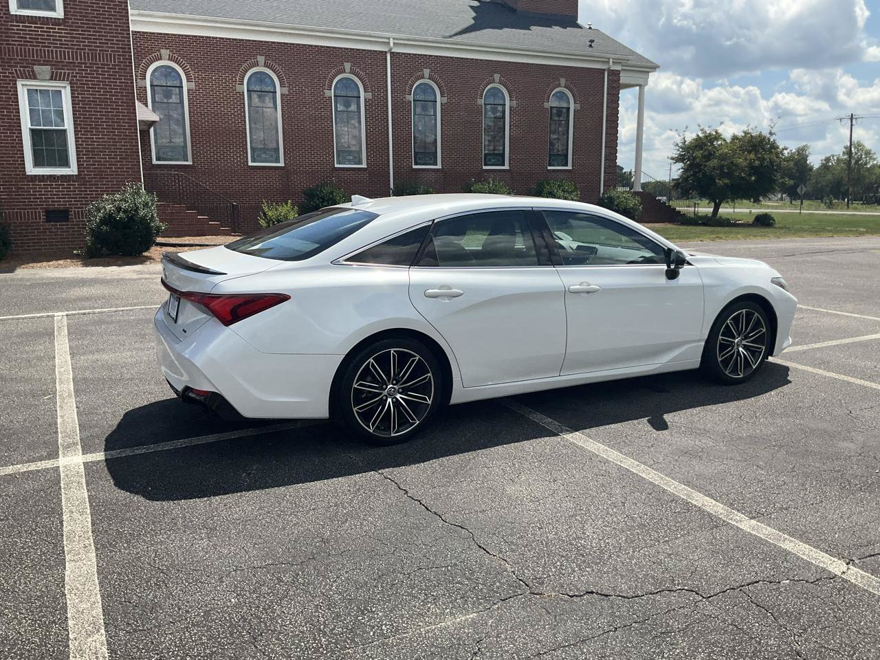 Used 2019 Toyota Avalon XSE w/ Carpet Mat Package FWD image 6